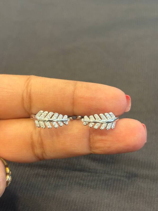 Silver maple toe ring