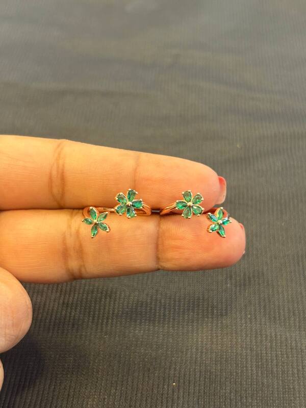 Silver green double flower toe ring with rosegold finish