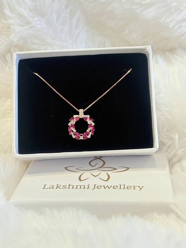 Silver fower round with rosegold fnish