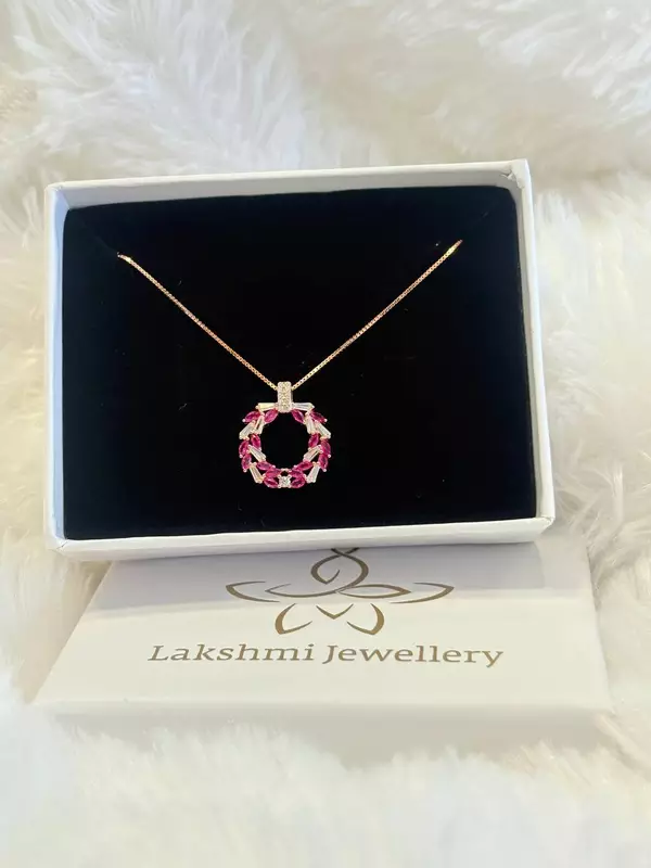 Silver fower round with rosegold fnish