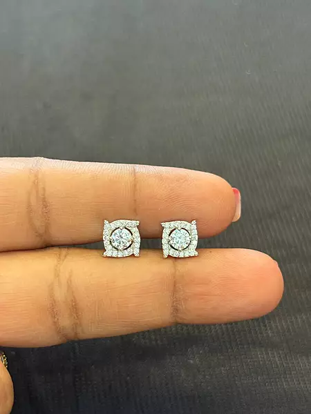 Silver aadhi stud