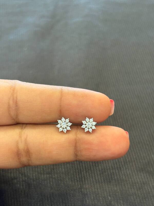 Silver 9 stonee1 stud