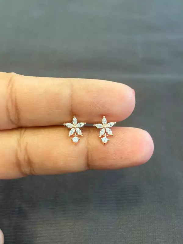 Silver adhira white with rosegold finish