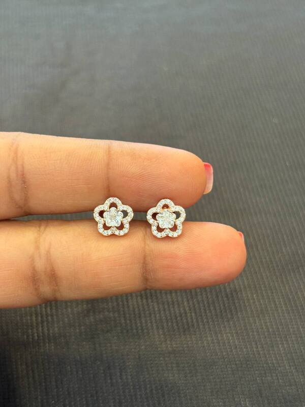 Silver white malr stud with rosegold finish