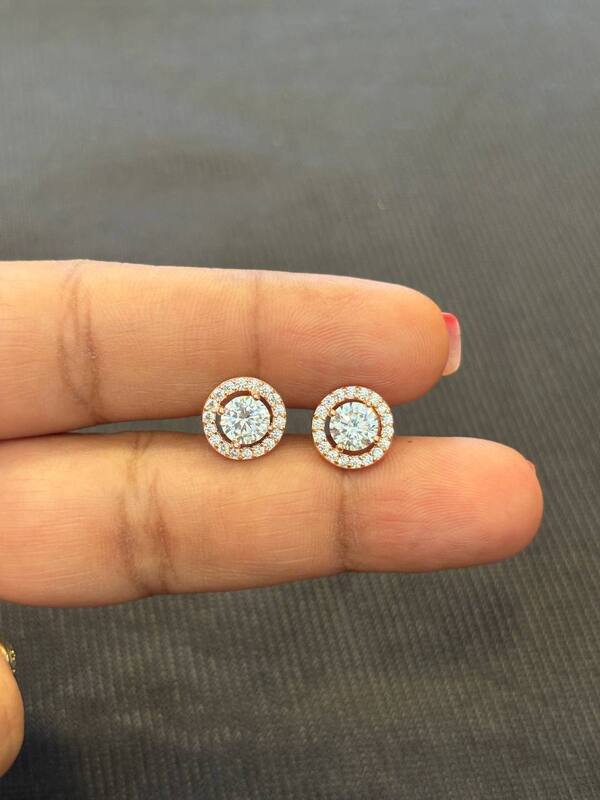 Silver white round coated stud with rosegold finish