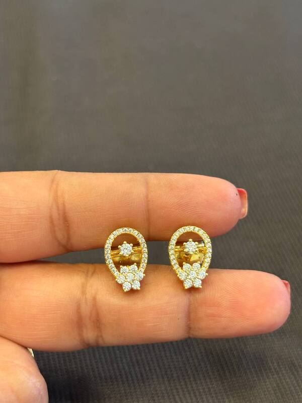 Silver tuskar stud with gold finish