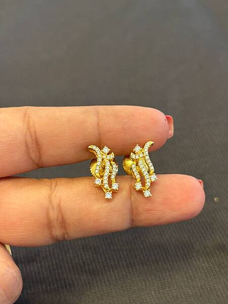 Silver luna stud with gold finish