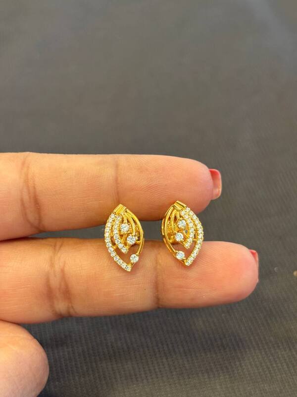 Silver oriana stud with gold finish