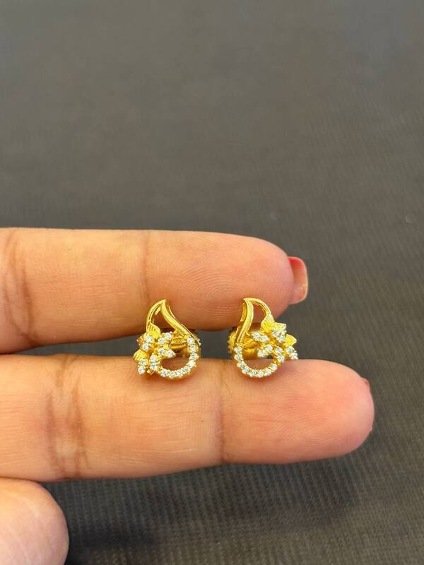 Silver ananya stud with gold finish