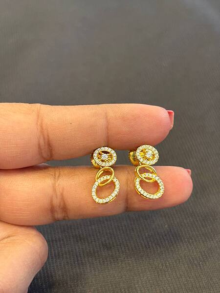 Silver myna stud with gold finish