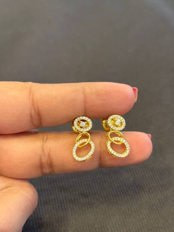 Silver myna stud with gold finish