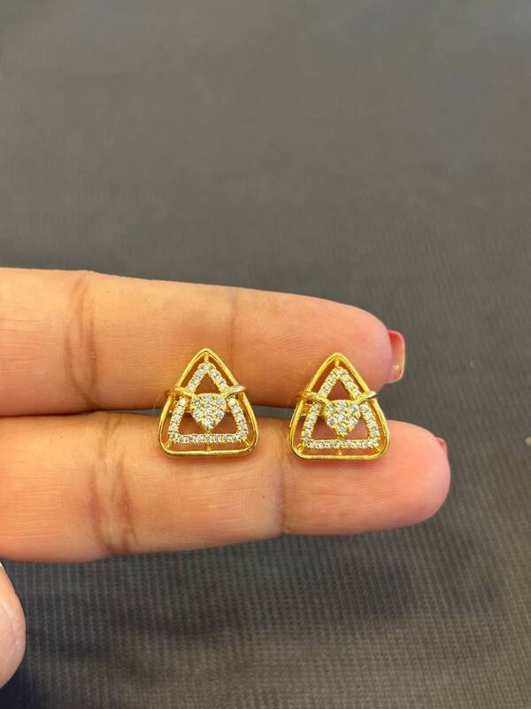 Silver konam stud with gold finish