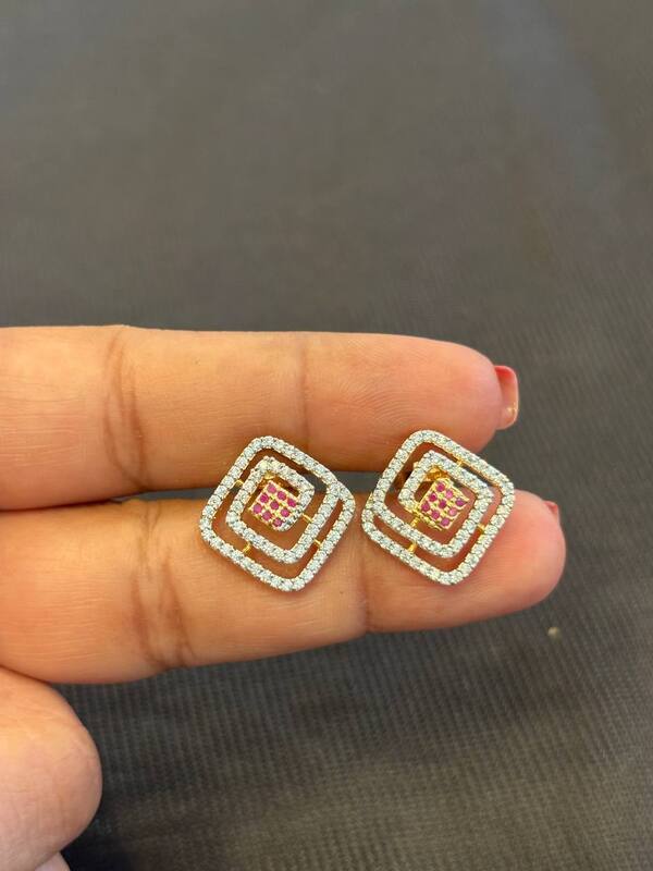 Silver diva stud with gold finish