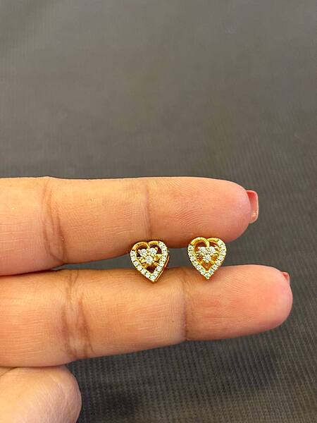 Silver idhyam1 stud with gold finish