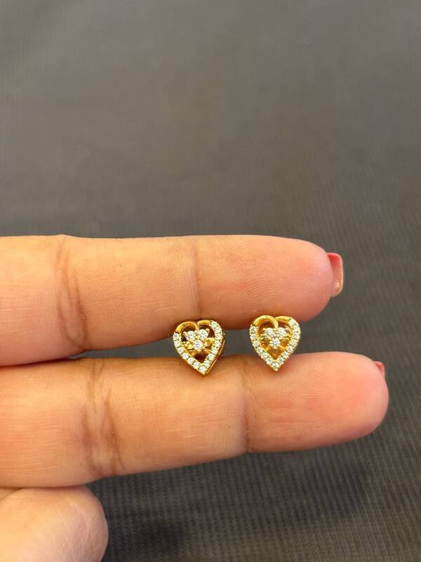 Silver idhyam1 stud with gold finish