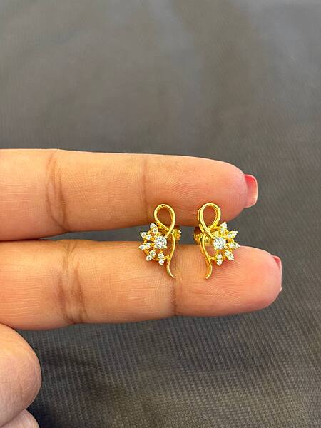 Silver varsha stud with gold finish