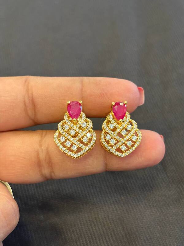 Silver florence stud with gold finish