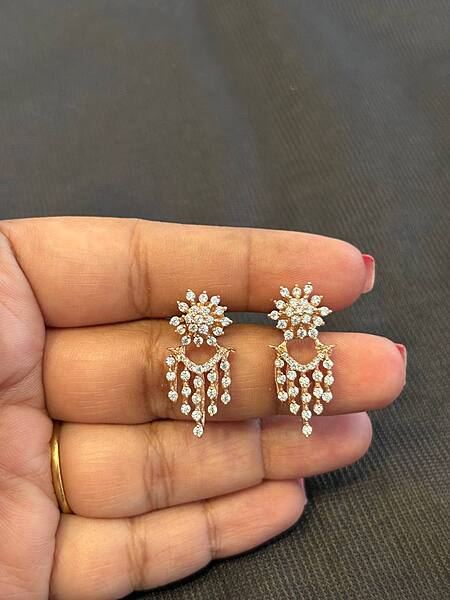 Silver janvi stud with gold finish