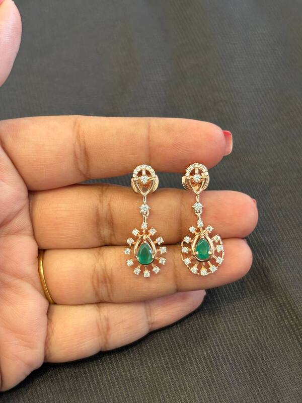 Silver niharika stud with rosegold finish