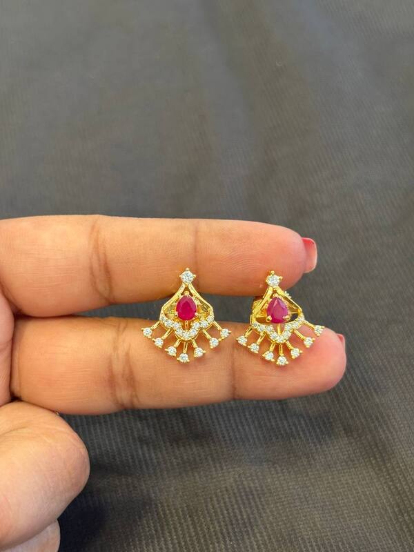 Silver nancy stud with gold finish