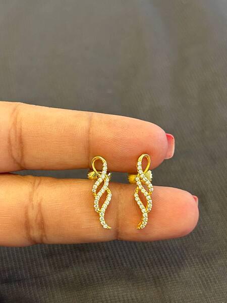 Silver twisty stud with gold finish