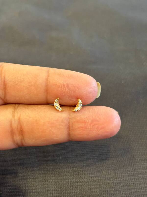 Silver white moon second stud with gold finish