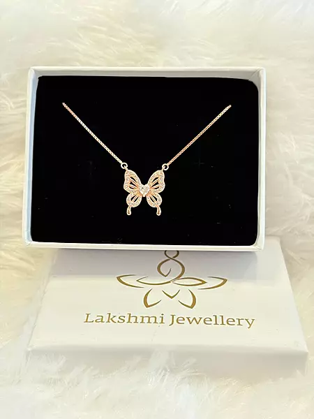 Silver butterflyy1 chain with rosegold finish