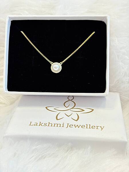 Silver pearl chain with gold finish