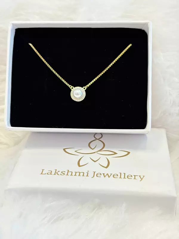 Silver pearl chain with gold finish