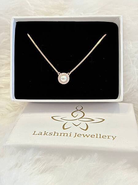 Silver pearly chain with rosegold finish