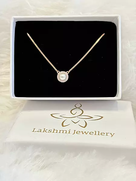 Silver pearly chain with rosegold finish