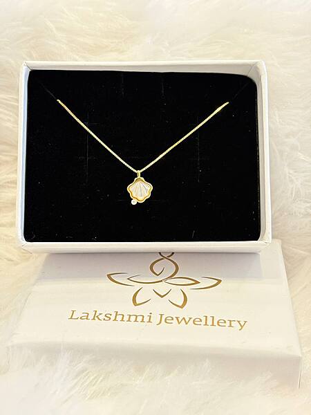 Silver fancy mop chain with gold finish