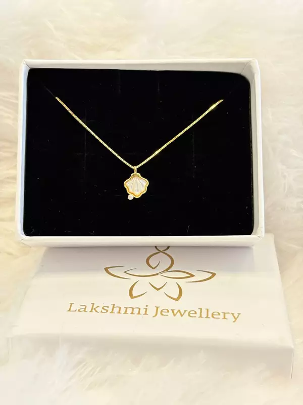Silver fancy mop chain with gold finish
