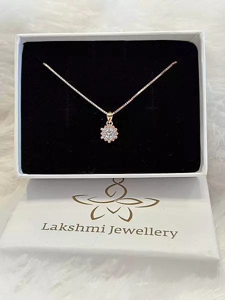 Silver stony chain with rosegold finish