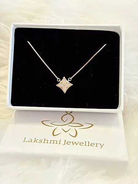 Silver athira chain with rosegold finish