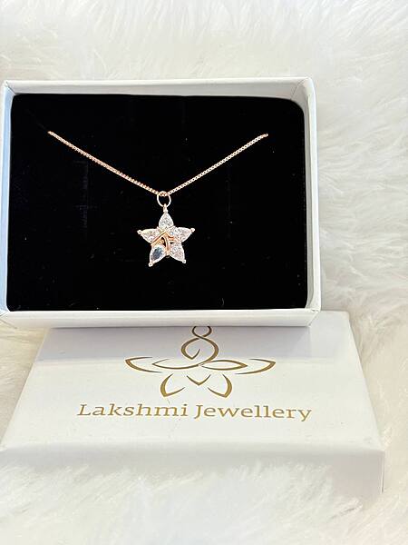 Silver crystal chain with rosaegold finish