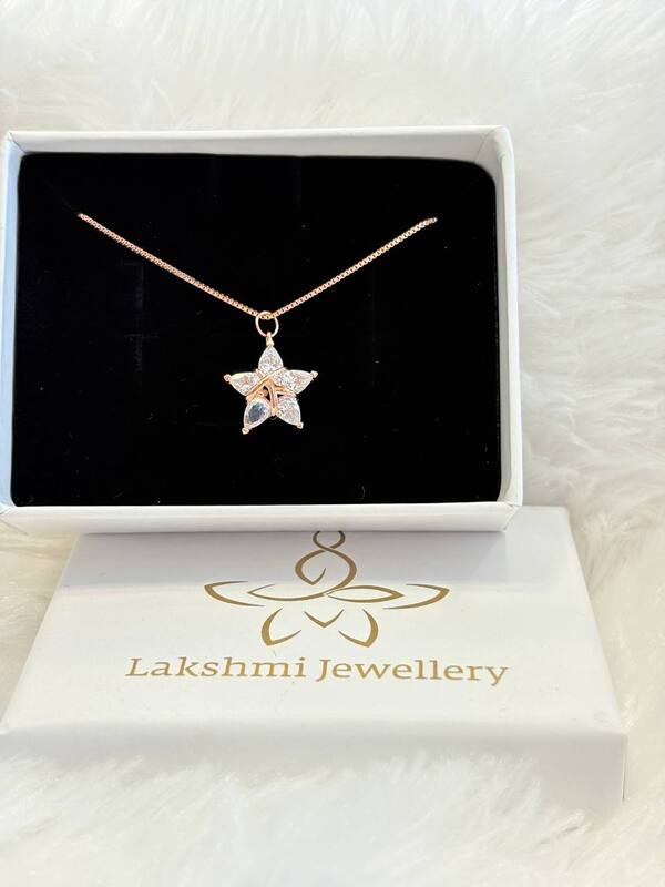 Silver crystal chain with rosaegold finish