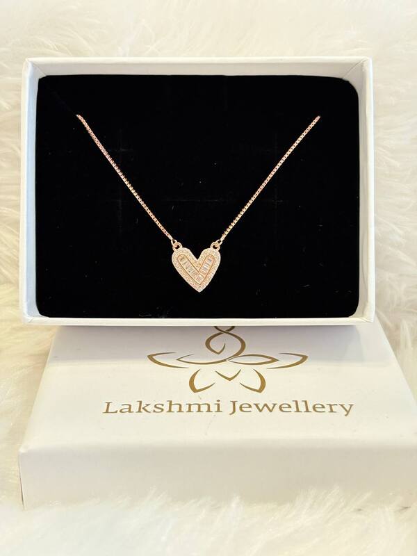 Silver hearty1 chain with rosegold finish