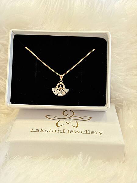 Silver aruthra chain with rosegold finish