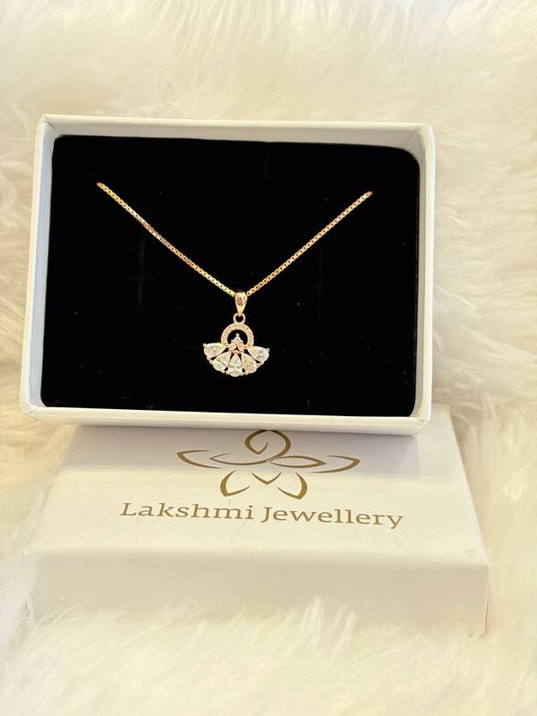 Silver aruthra chain with rosegold finish