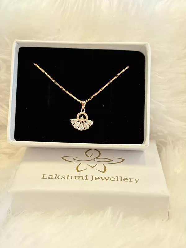 Silver aruthra chain with rosegold finish