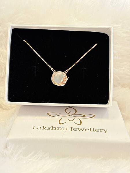 Silver mop leaf chain with rosegold finish