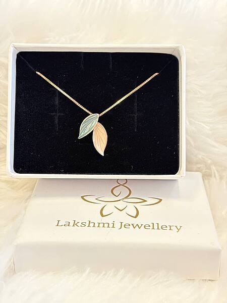 Silver twin leaf chain with rosegold finish