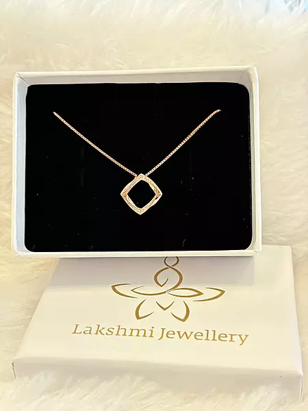 Silver square round chain with rosegold finish