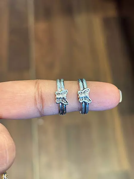 Silver butterfluy toe ring with antique finish