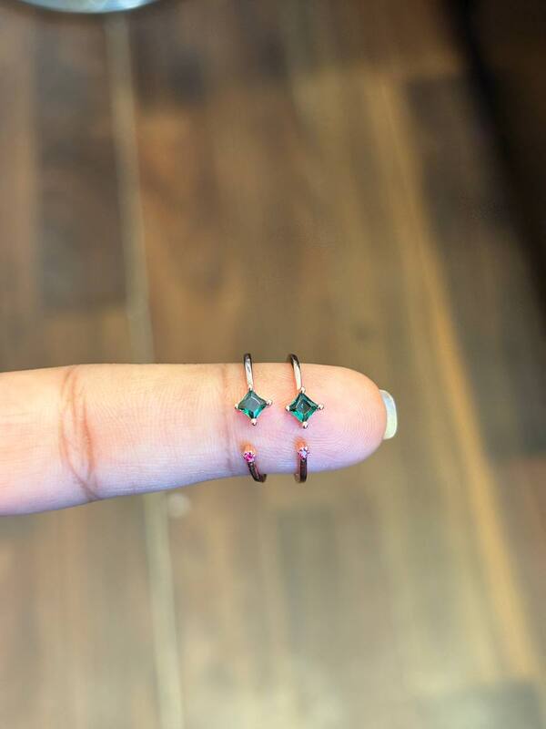Silver greeen toe ring with rosegold finish