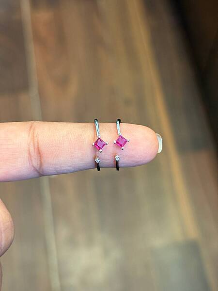 Silver pinky toe ring