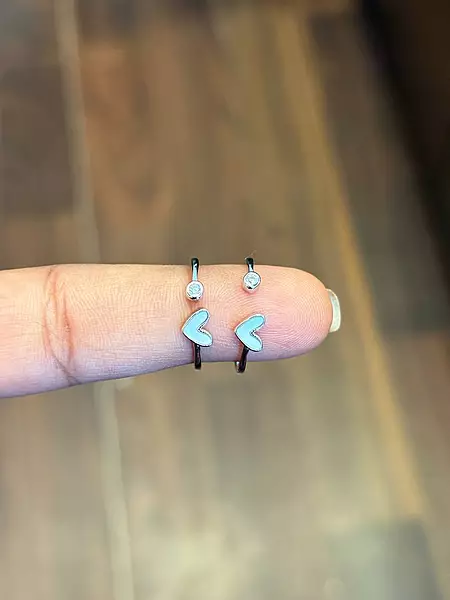 Silver mop toe ring