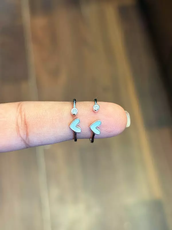 Silver mop toe ring