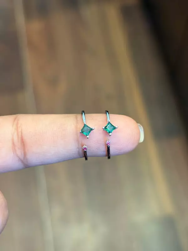 Silver greeny toe ring